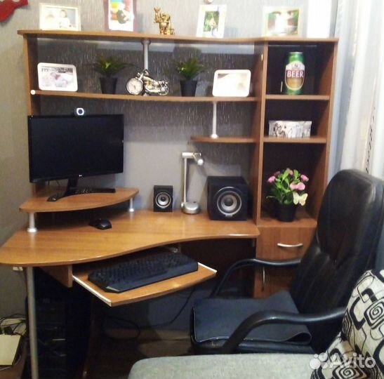 Продам угловой письменный стол