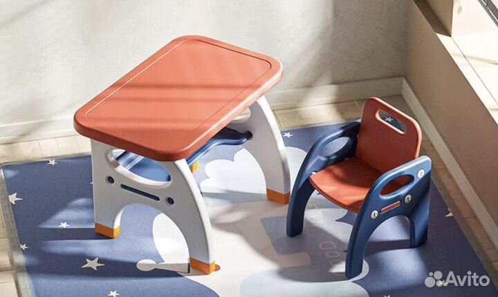 Столик и стульчик детский