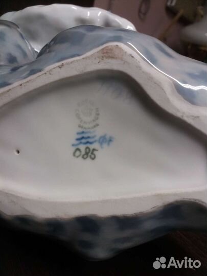 Фарафоровая статуэтка