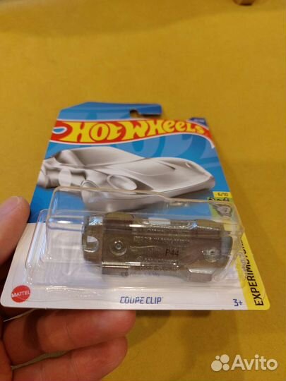 Hot wheels брелок coupe clip металлический
