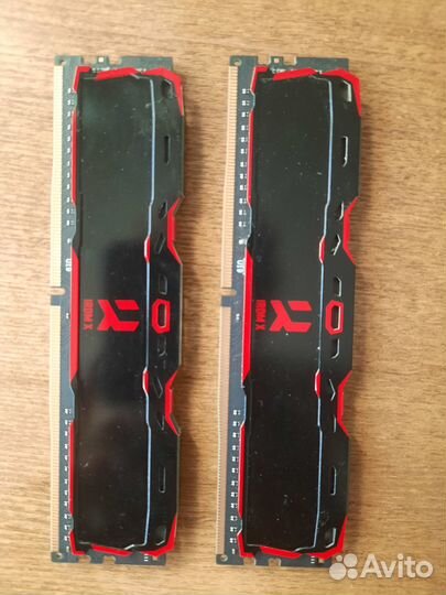 Продам оперативную память DDR4, две планки по 8 гб