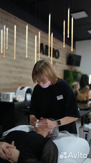 Массаж лица. Косметолог