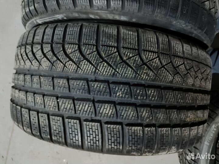 Pirelli P Zero Winter 295/30 R21