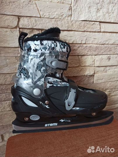 Коньки хоккейные