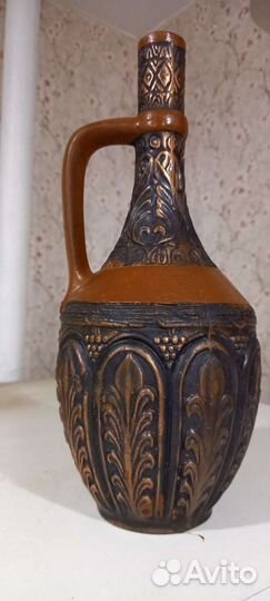 Глиняный кувшин старинный