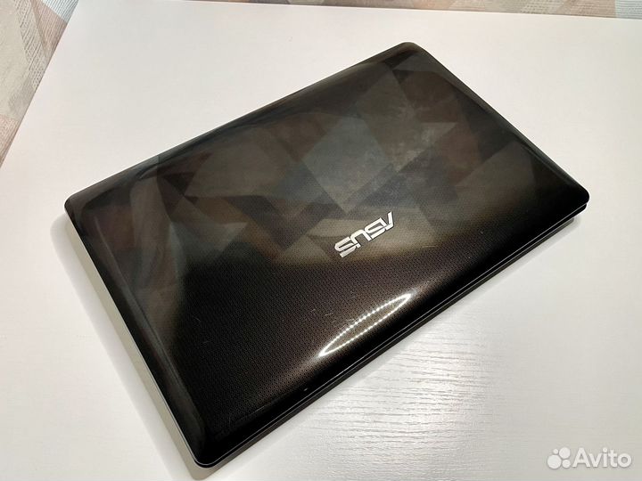 Ноутбук Asus X52D в отличном состоянии