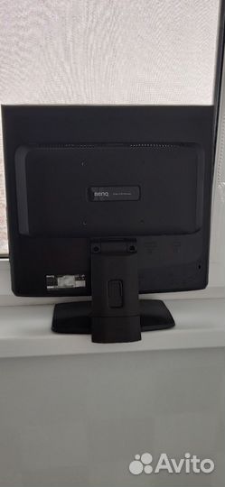 Монитор для компьютера Benq e700 LCD