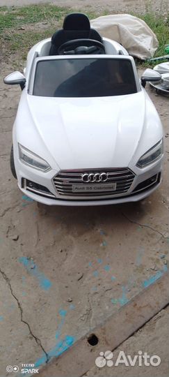 Машинка аккумуляторная детская