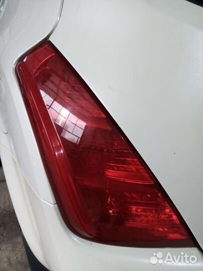 Стоп сигнал Nissan Murano