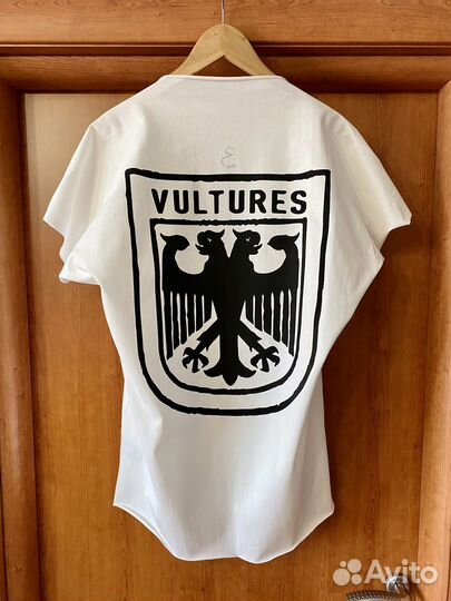 Футболка Vultures