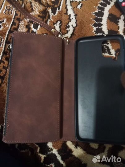 Чехол на телефон