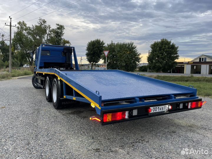 Эвакуаторная платформа ломанного типа сдокументами