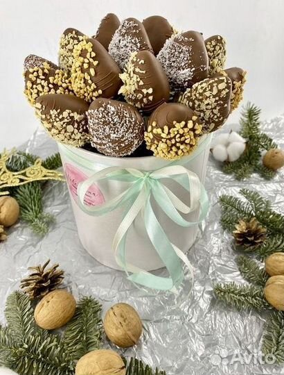 Клубника в шоколаде в коробке