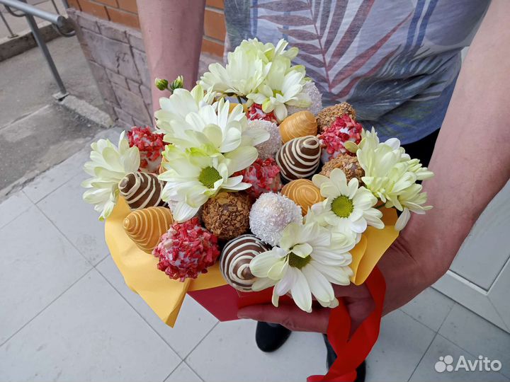 Композиции из клубники