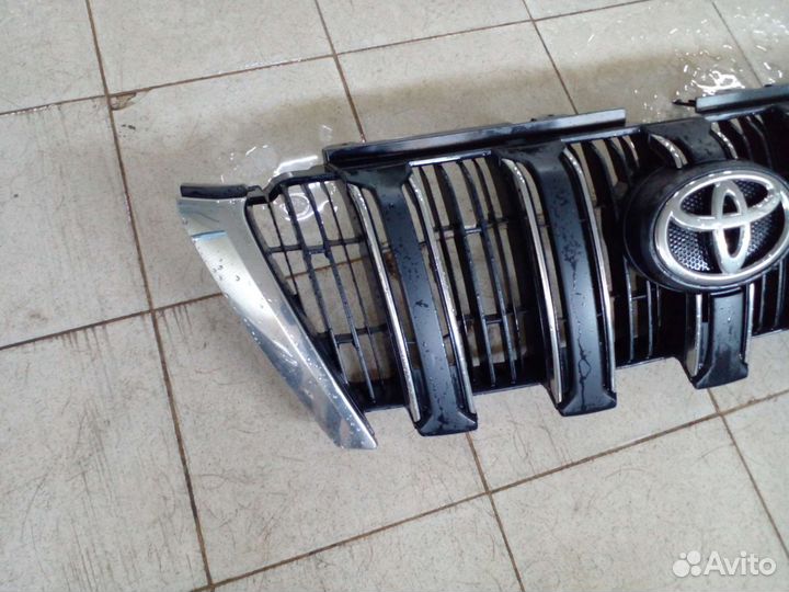Решетка радиатора Toyota Land Cruiser Prado 150