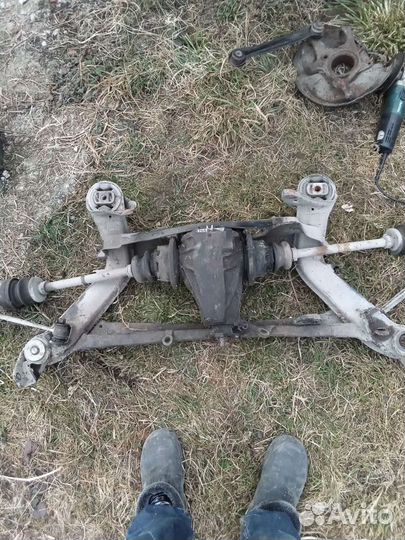 Задний подрамник на мерседес 202 (190)