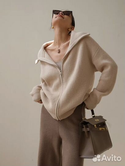 Вязаный комплект женский