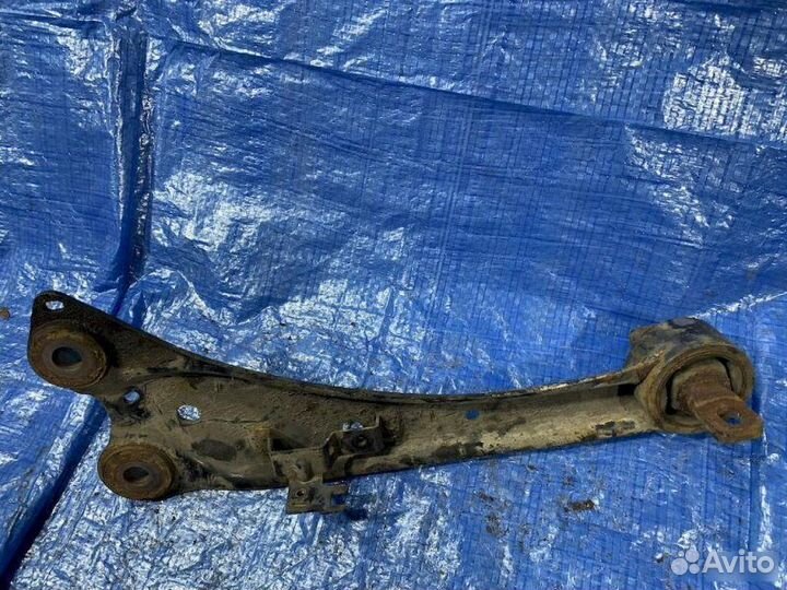 Рычаг задний левый Lexus Ct200H ZWA10 2zrfxe 2011