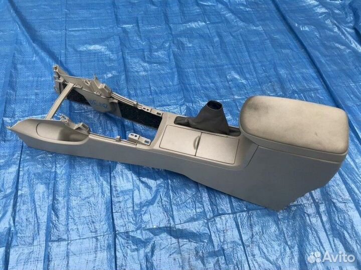 Подлокотник Toyota Corolla Axio ZRE142 2zrfe 2008