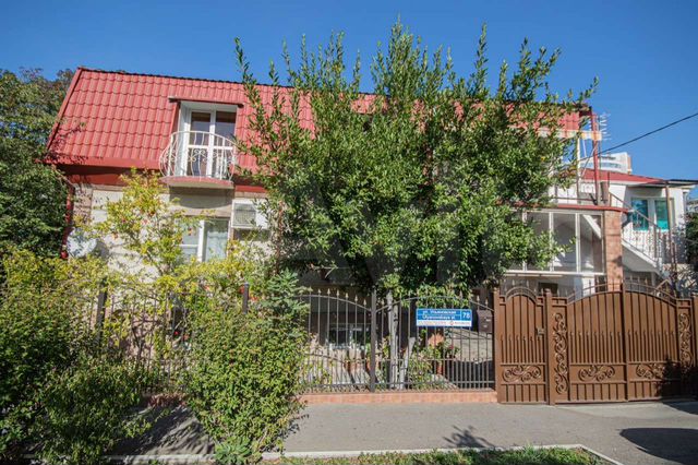 Комната 15 м² в 9-к., 2/2 эт.