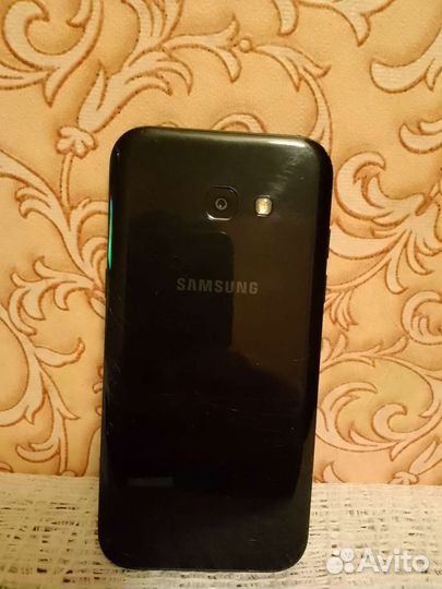 Телефон Samsung