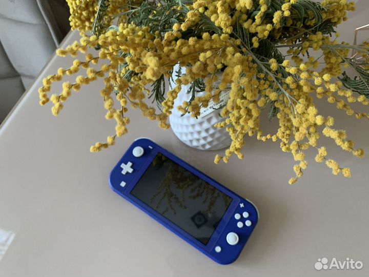 Nintendo switch lite + карта на 128 гб