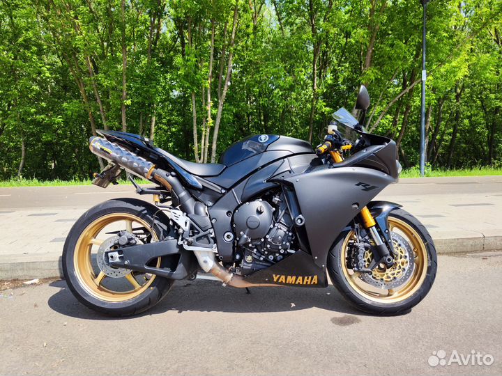 Yamaha YZF R1