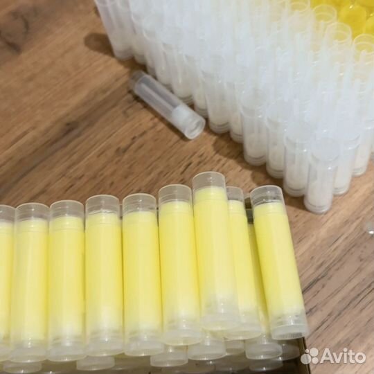 Туба для бальзама для губ