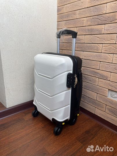 Чемодан ручная кладь 40 30 20