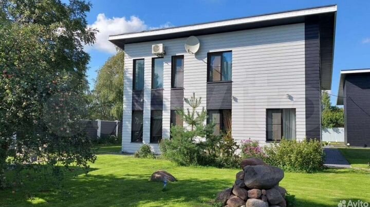 Дом 264 м² на участке 17 сот.