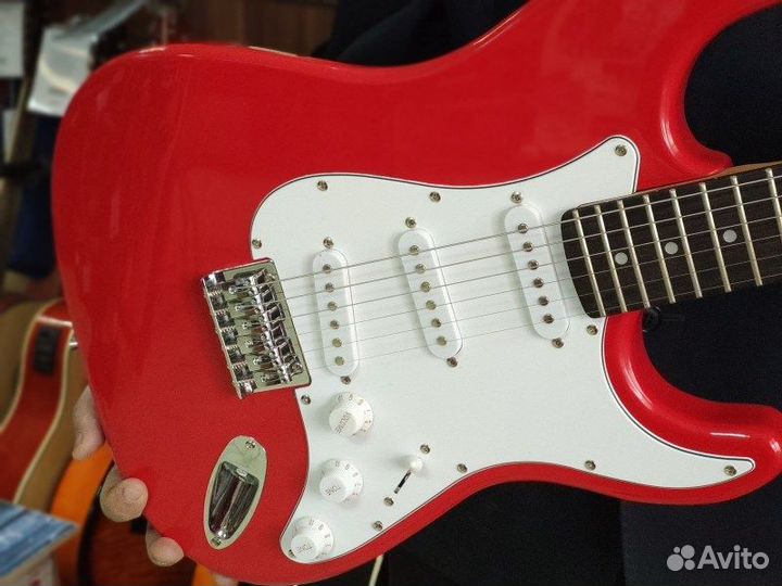Электрогитара Fender Squier + Аксессуары