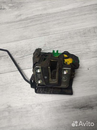 Передний левый замок двери hyundai solaris 1