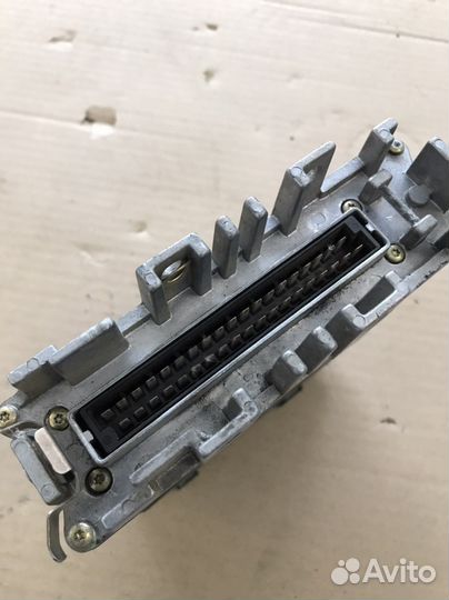 Блок управления двигателем Audi 80 (3690)