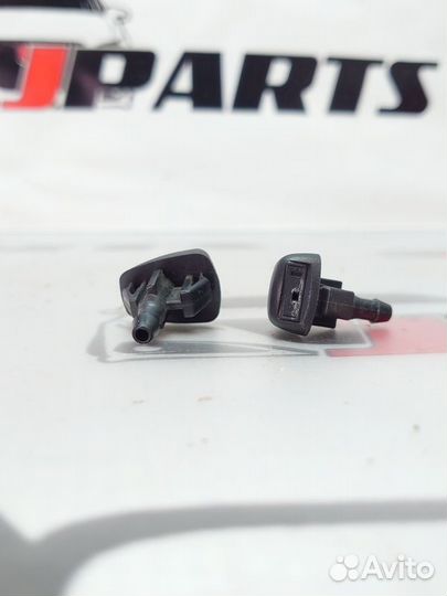 Форсунка омывателя лобового стекла Mazda 3 BL (200