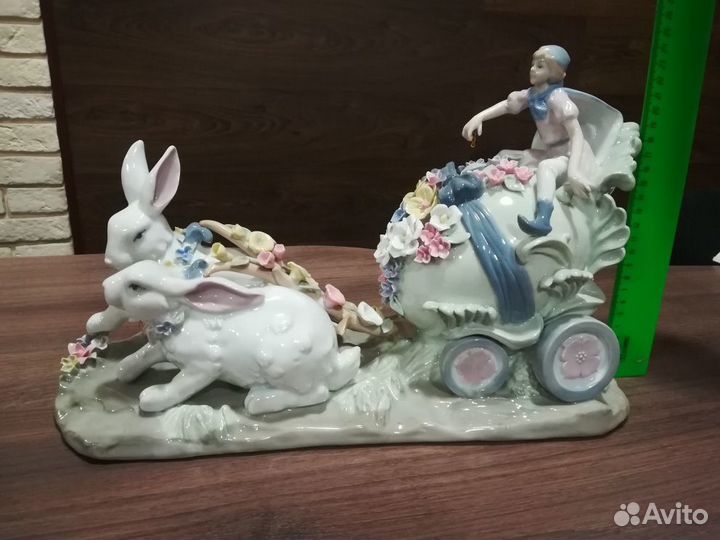 Карета фарфоровая