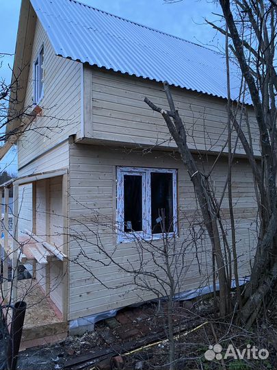 Бригада строителей