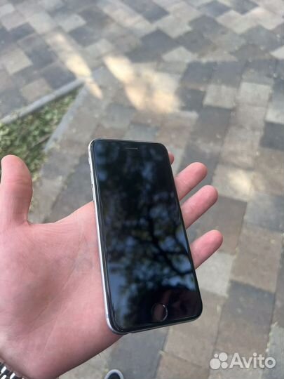 iPhone 6S, 64 ГБ