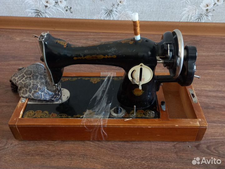 Швейная машинка ручная