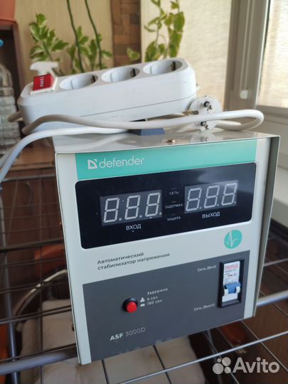 Стабилизатор напряжения Defender