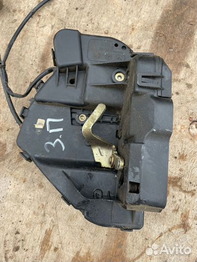 Мерседес w203 c класс замок двери задний правый