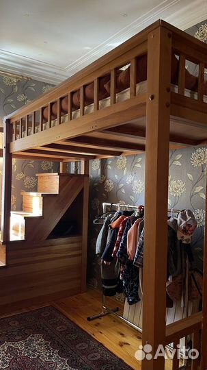 Детская двухэтажная кровать