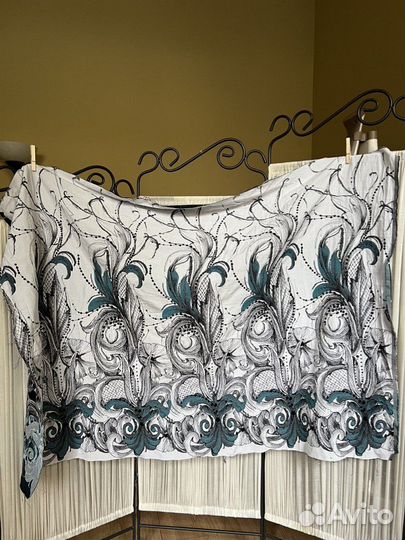 Бронь: Свитер, ткань, сапоги, пластинка