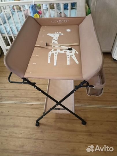 Пеленальный столик