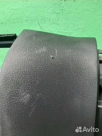 Накладка торпедо подрулевая volkswagen Golf Plus