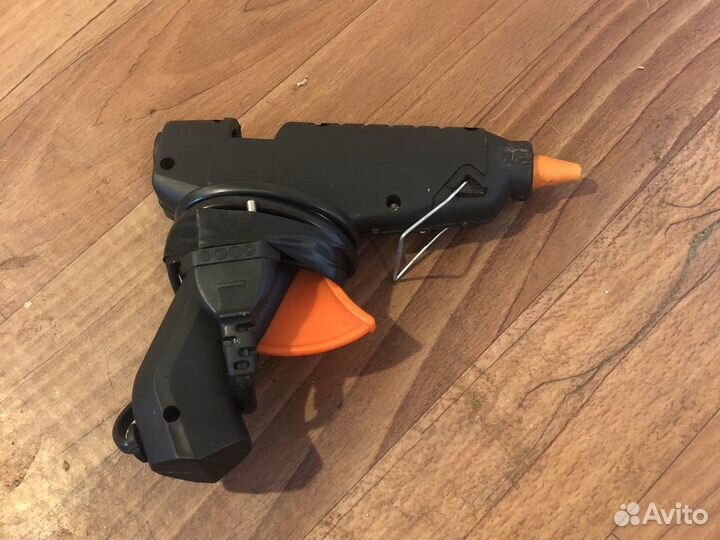 Клеевой пистолет