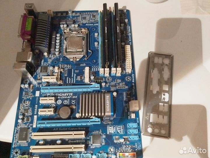 Материнская плата с процессором и памятью