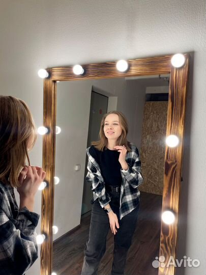 Зеркало с лампочками