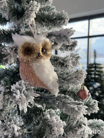 Ель елка сосна искуственнаяв снегу