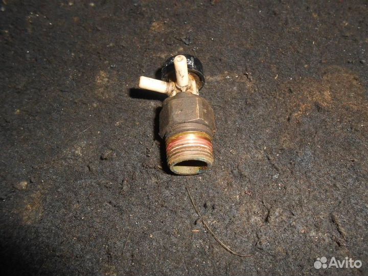 Клапан вакуумный Mazda Familia BF(85-87)