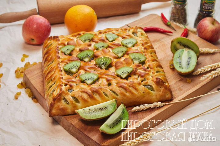 Продавец-кассир в кафе пекарню